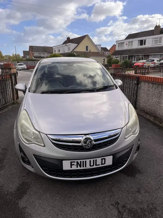 Vauxhall Corsa 2011 photo 2