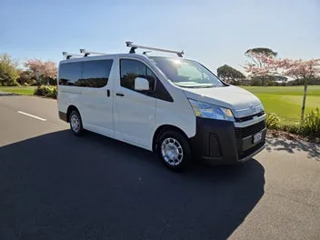 Toyota Hiace 2021 photo 2