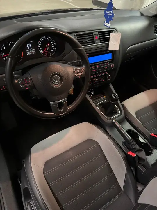 Volkswagen Jetta 2012 photo 3