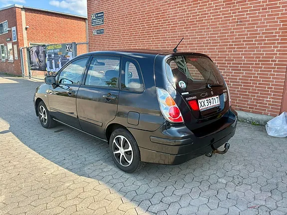 Suzuki Liana 2005 photo 2