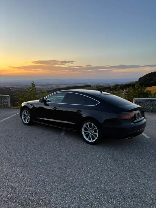 Audi A5 2010 photo 2