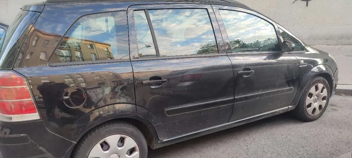 Opel Zafira 2006 photo 2