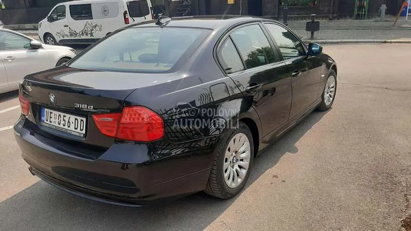 BMW 318 2009 photo 5