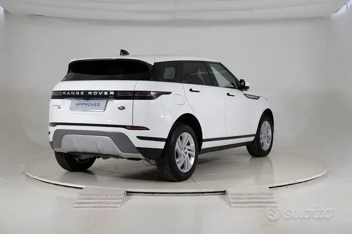 Land Rover Evoque 2021 photo 2