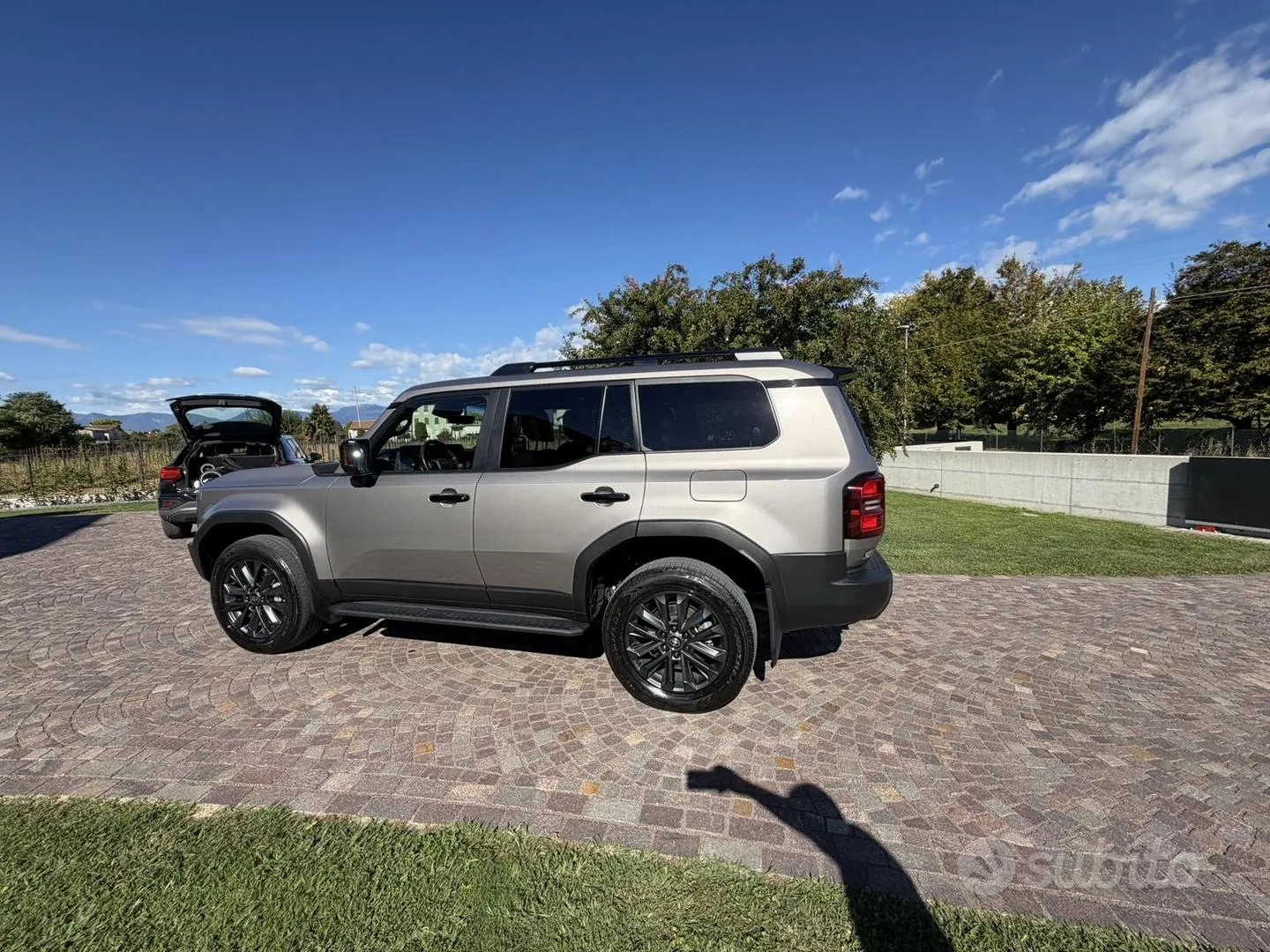 Toyota Land Cruiser 250 2024 photo 2