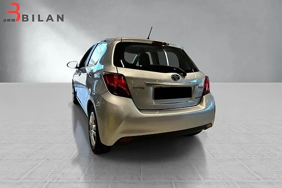 Toyota Yaris 2015 photo 5