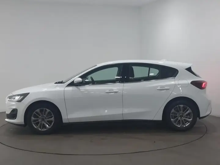 Ford Focus 2023 photo 4