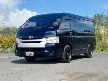 Toyota Hiace 2015 photo 2
