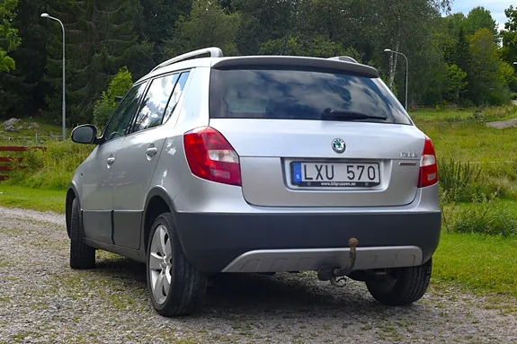 Skoda Fabia 2012 photo 4