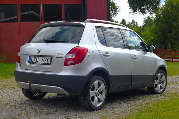 Skoda Fabia 2012 photo 3