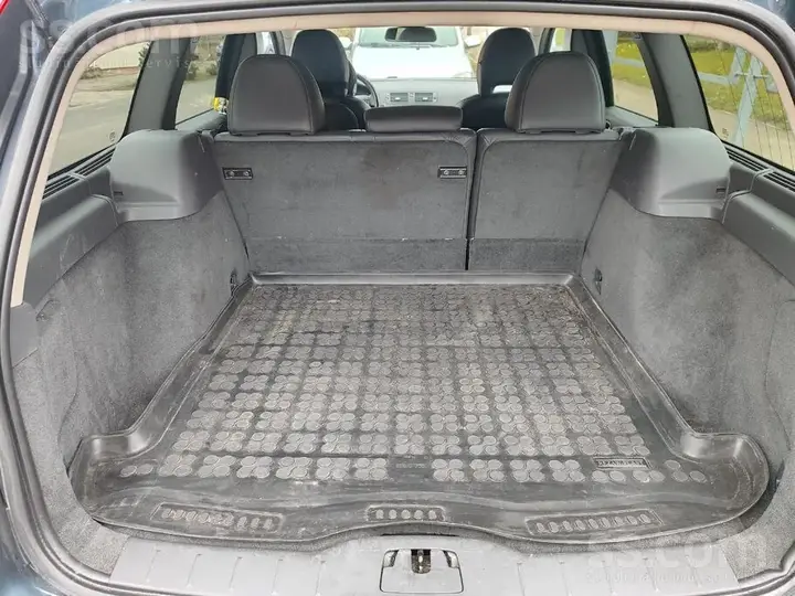 Volvo V50 2010 photo 3