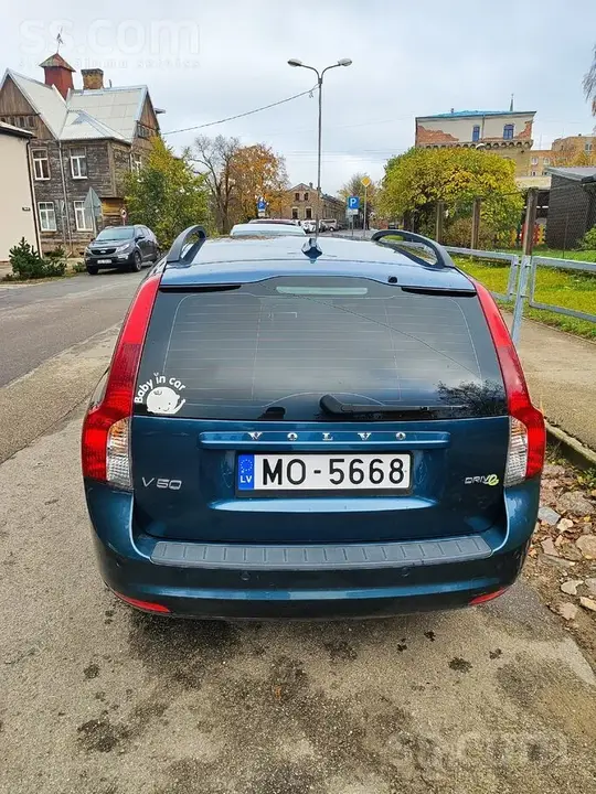Volvo V50 2010 photo 2