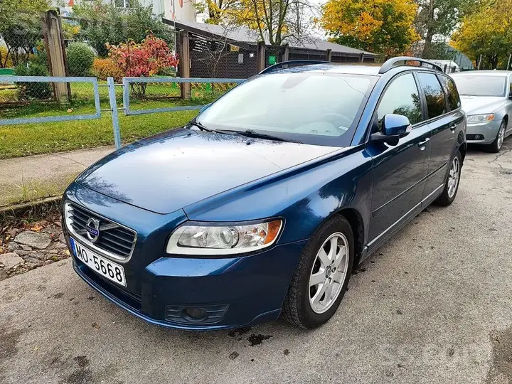 Volvo V50