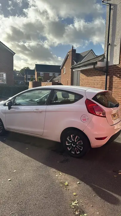 Ford Fiesta 2014 photo 4