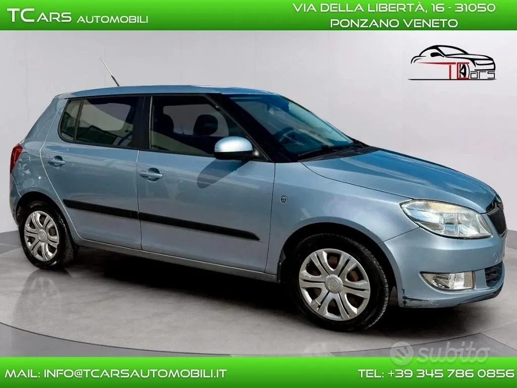 Skoda Fabia 2010 photo 4