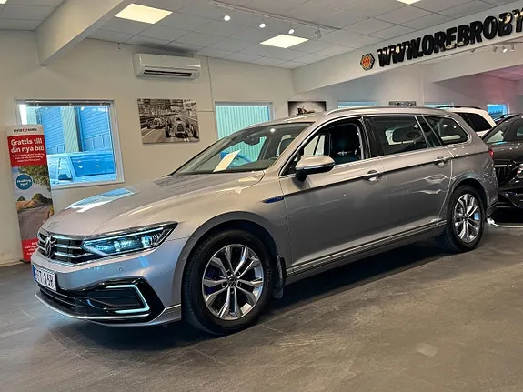 Volkswagen Passat 2021 photo 2