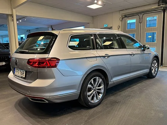 Volkswagen Passat 2021 photo 4