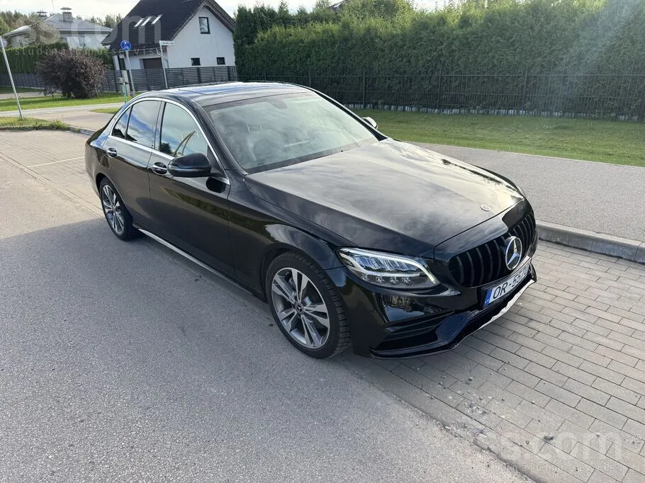 Mercedes-Benz C300 2021 photo 2