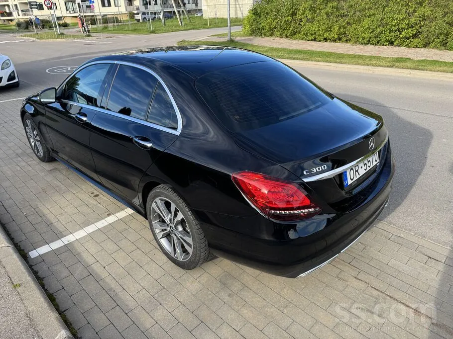 Mercedes-Benz C300 2021 photo 4