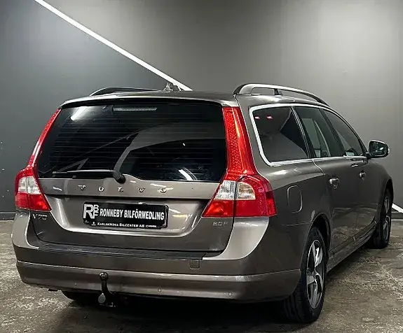 Volvo V70 2010 photo 4