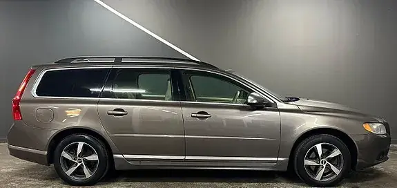 Volvo V70 2010 photo 5