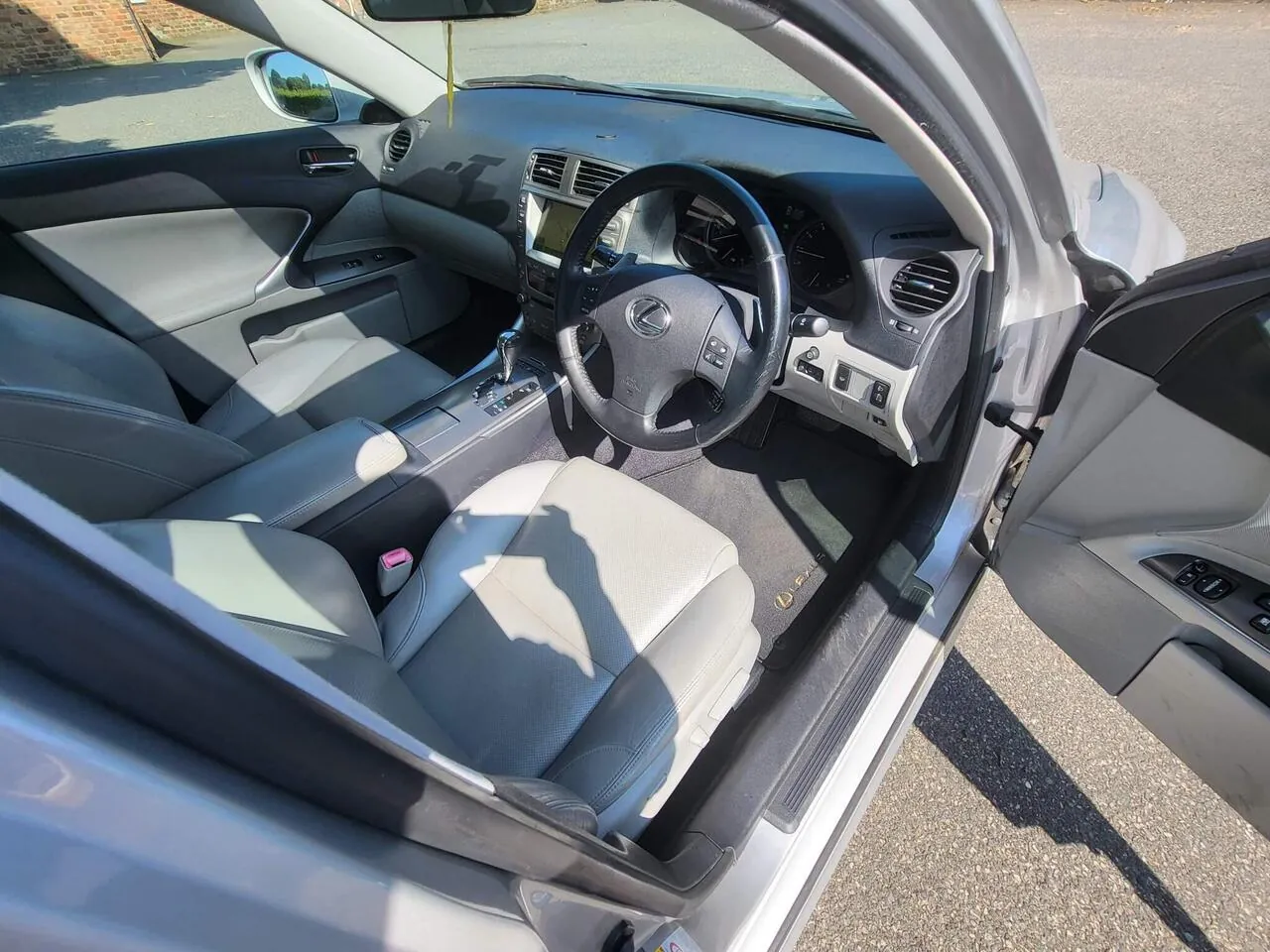 Lexus Is 2005 photo 4