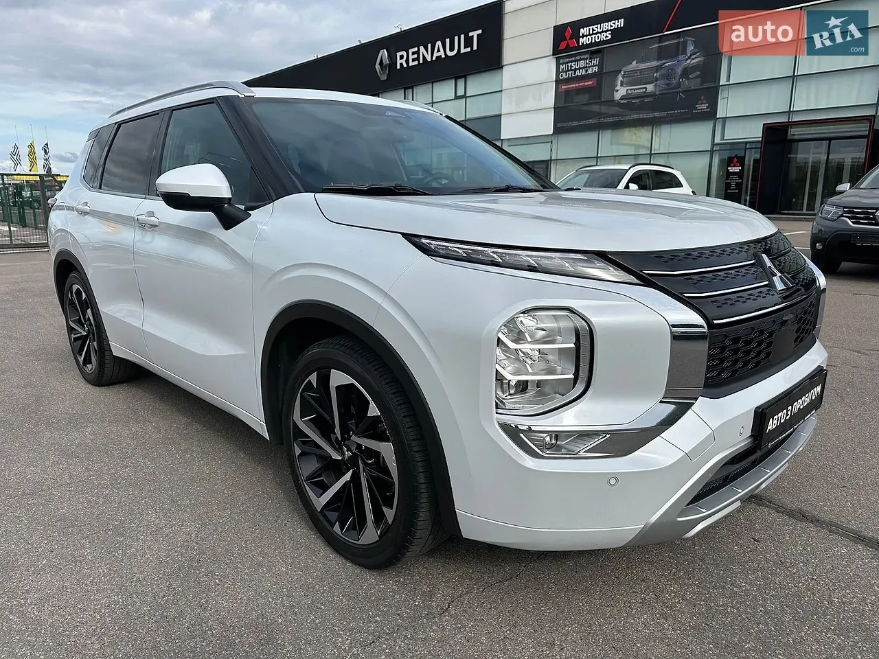 Mitsubishi Outlander 2025 photo 2
