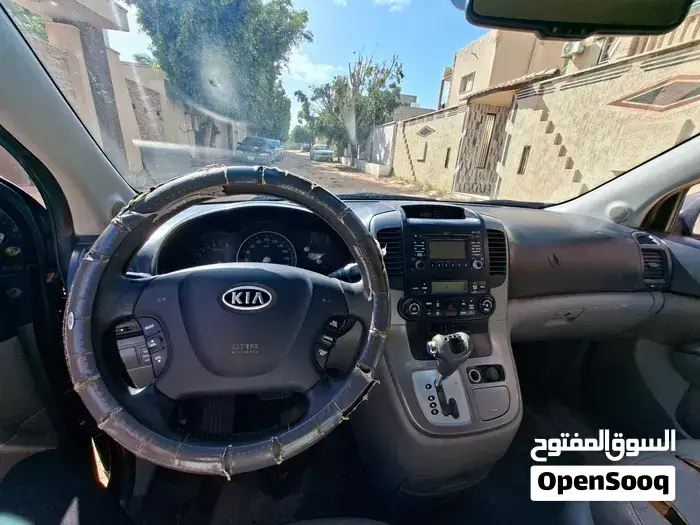 Kia Carnival 2009 photo 2