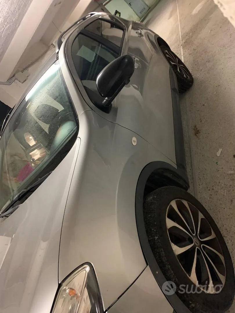 Nissan Qashqai 2013 photo 2