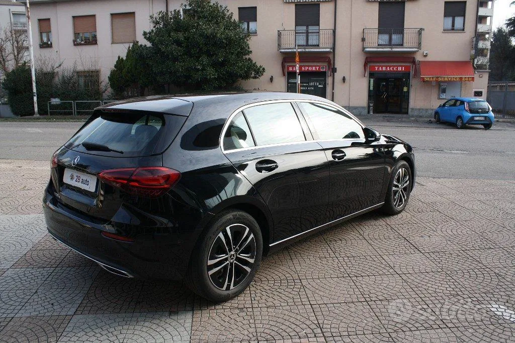 Mercedes-Benz A 180 2023 photo 5