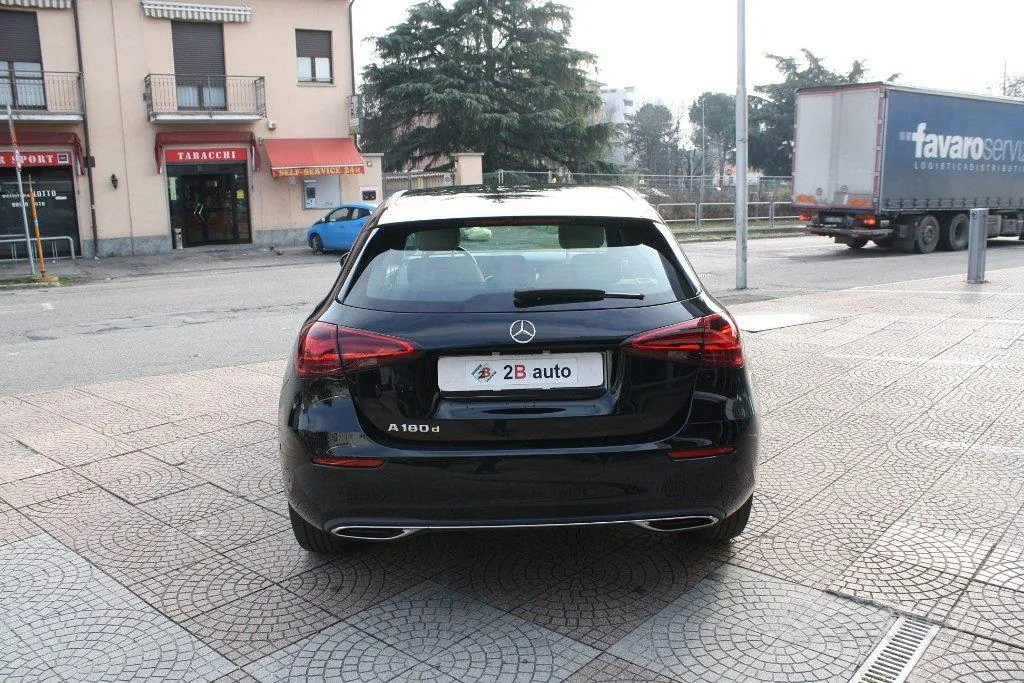Mercedes-Benz A 180 2023 photo 4