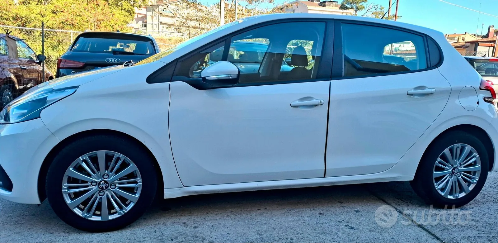 Peugeot 208 2018 photo 3