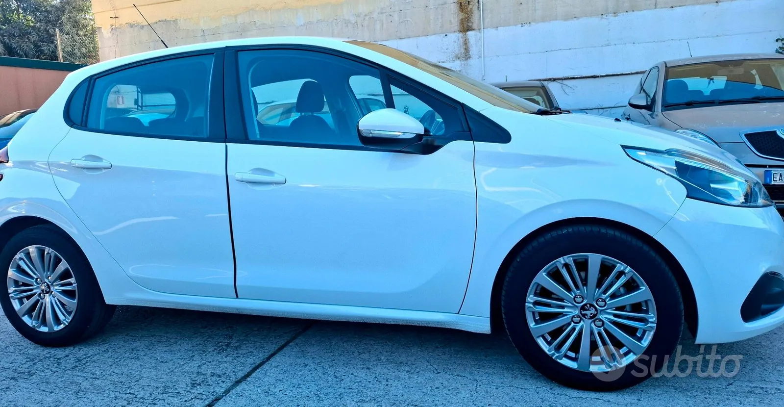 Peugeot 208 2018 photo 2