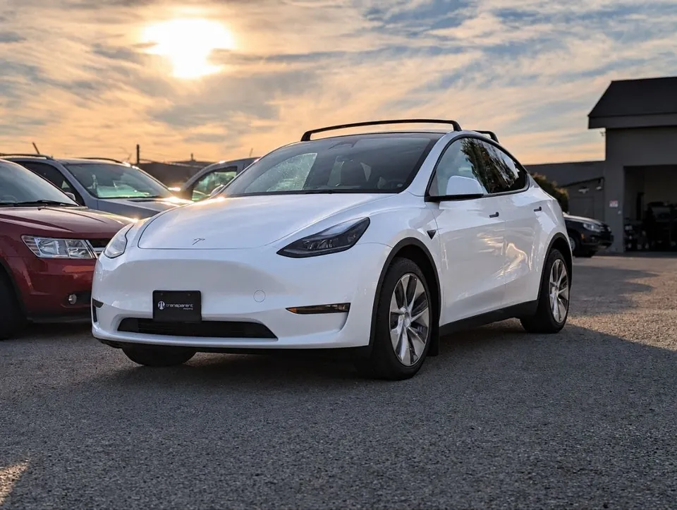 Tesla Model Y 2023 photo 3