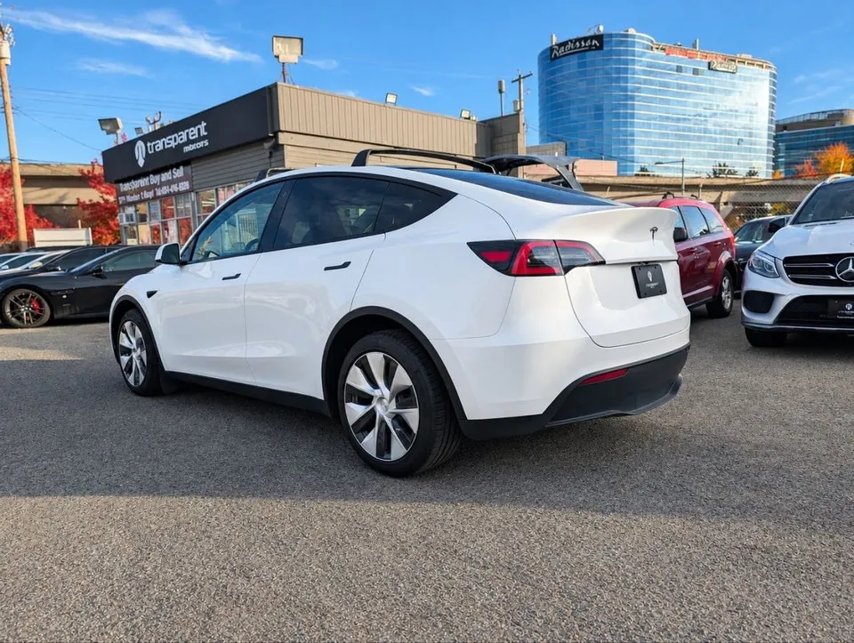 Tesla Model Y 2023 photo 5