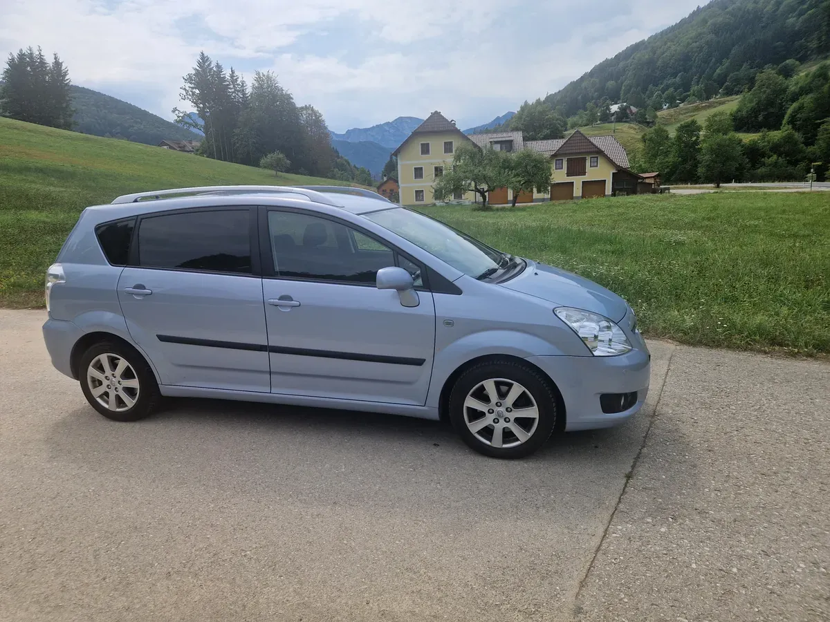 Toyota Corolla Verso 2009 photo 3