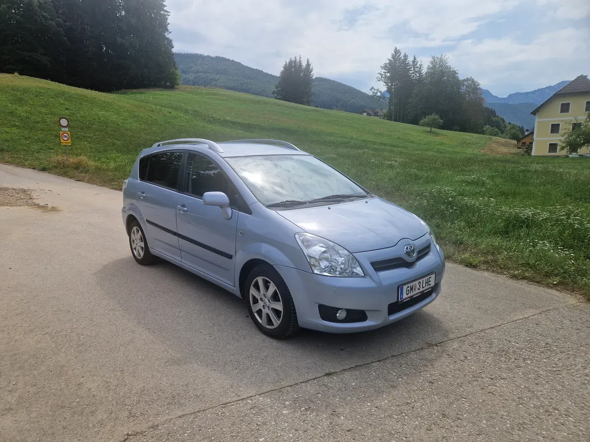 Toyota Corolla Verso 2009 photo 2