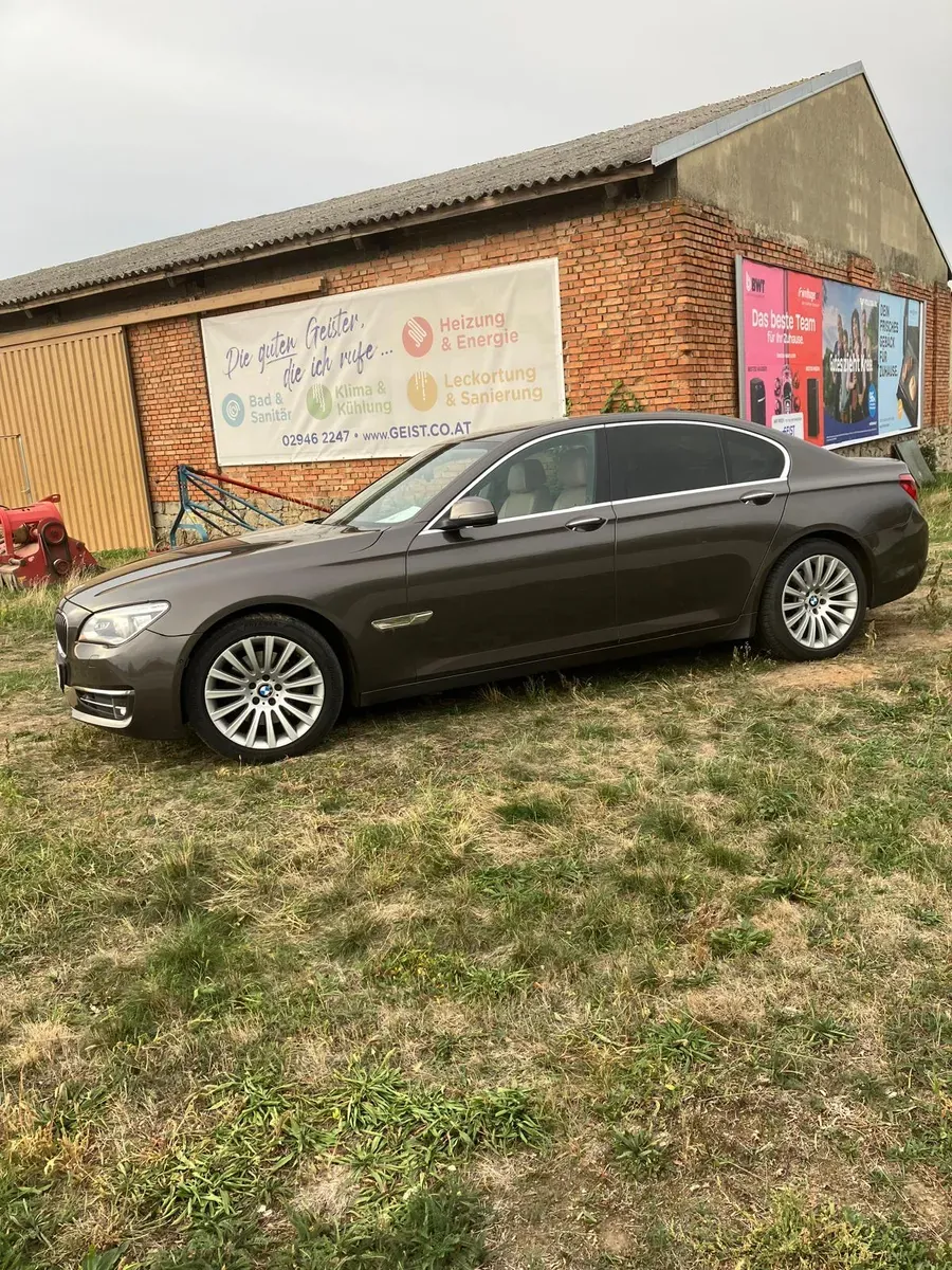BMW 7 Series 2014 photo 2