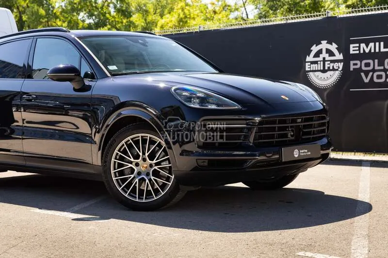 Porsche Cayenne 2023 photo 2