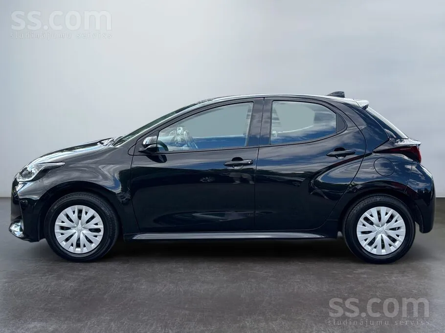 Toyota Yaris 2022 photo 2