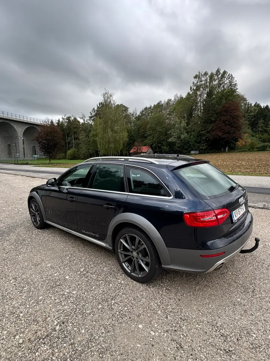 Audi A4 Allroad 2012 photo 3