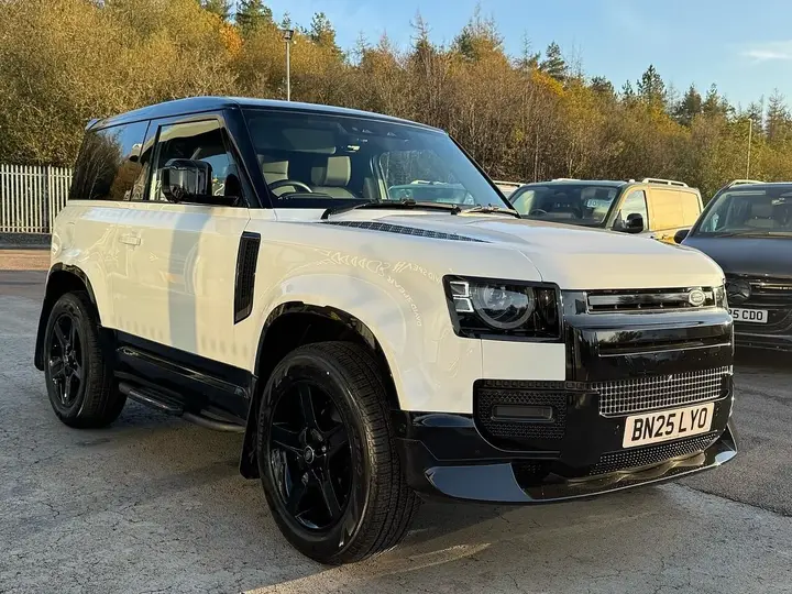 Land Rover Defender 90 2025 photo 4