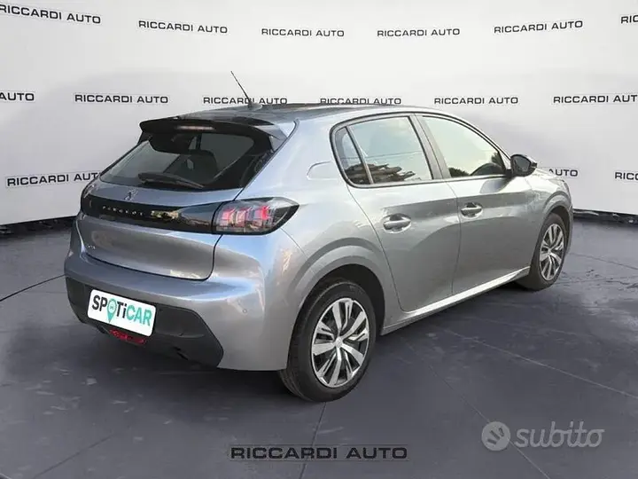 Peugeot 208 2023 photo 4