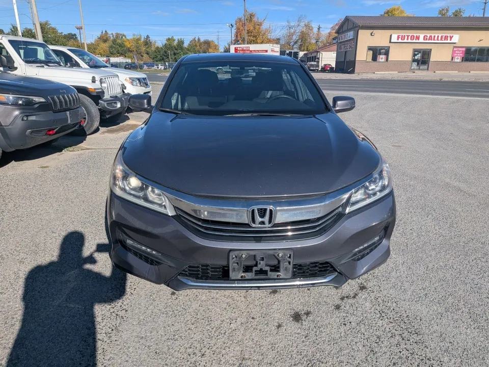 Honda Accord 2017 photo 2
