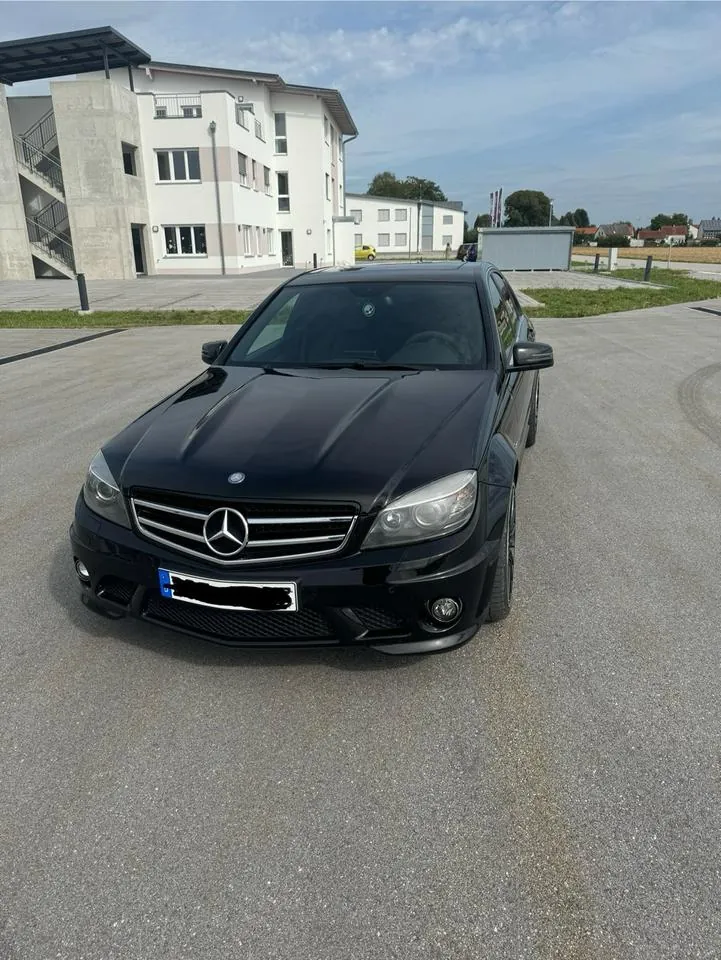 Mercedes-Benz C63 Amg