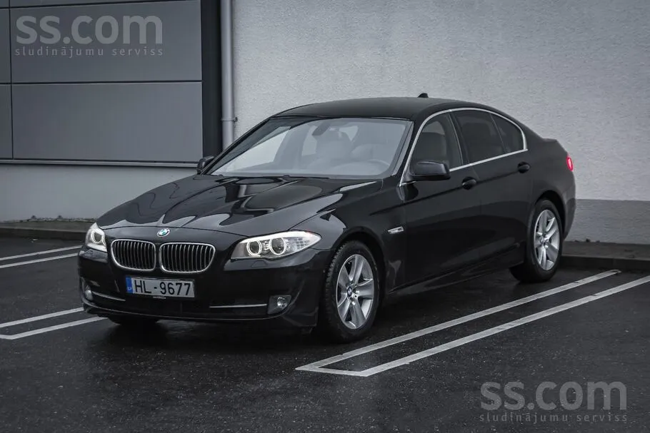BMW 523