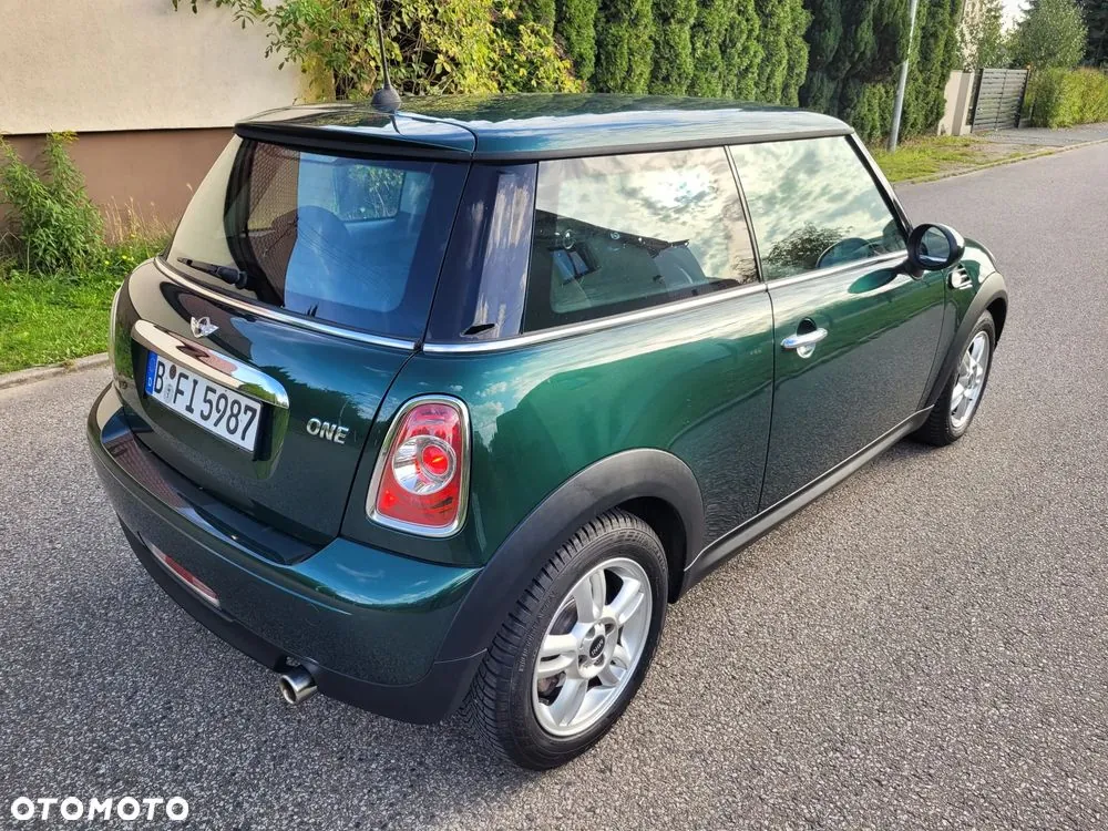 Mini One 2013 photo 4