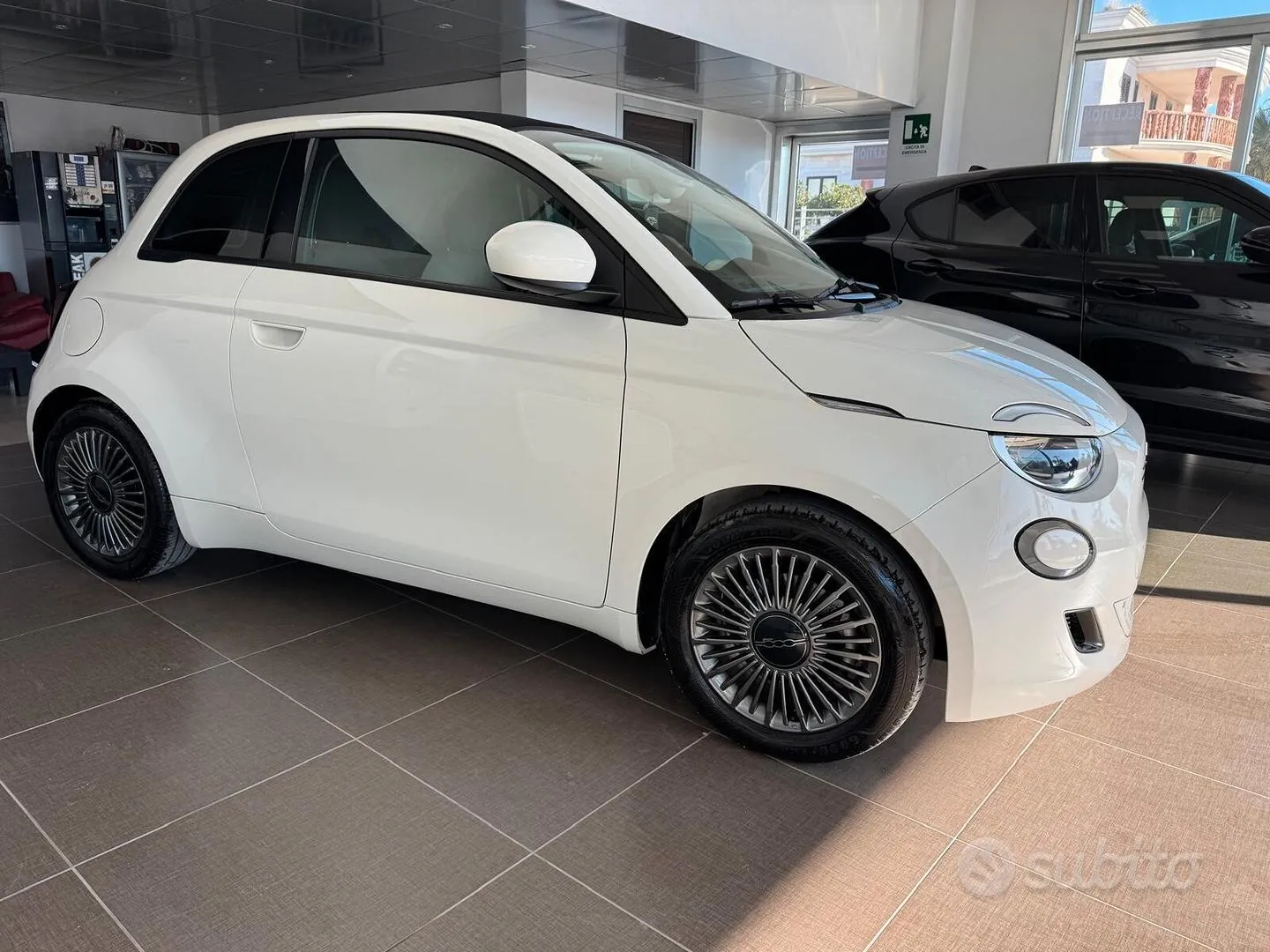 Fiat 500 Icon Cabrio 2022 photo 2