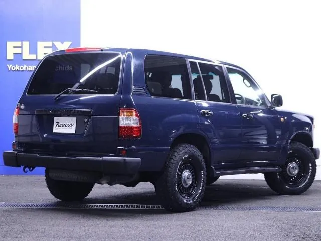 Toyota Land Cruiser 100 2006 photo 2