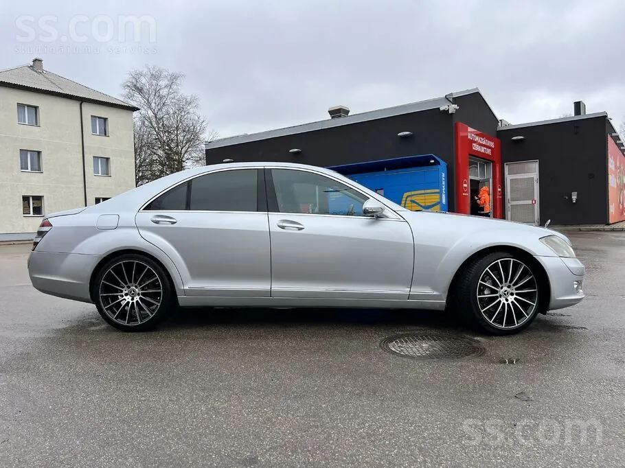 Mercedes-Benz S320 2008 photo 2